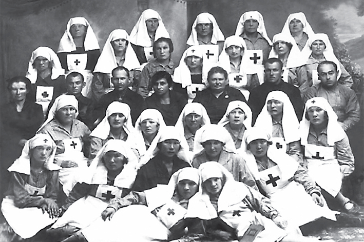Первые медсестры